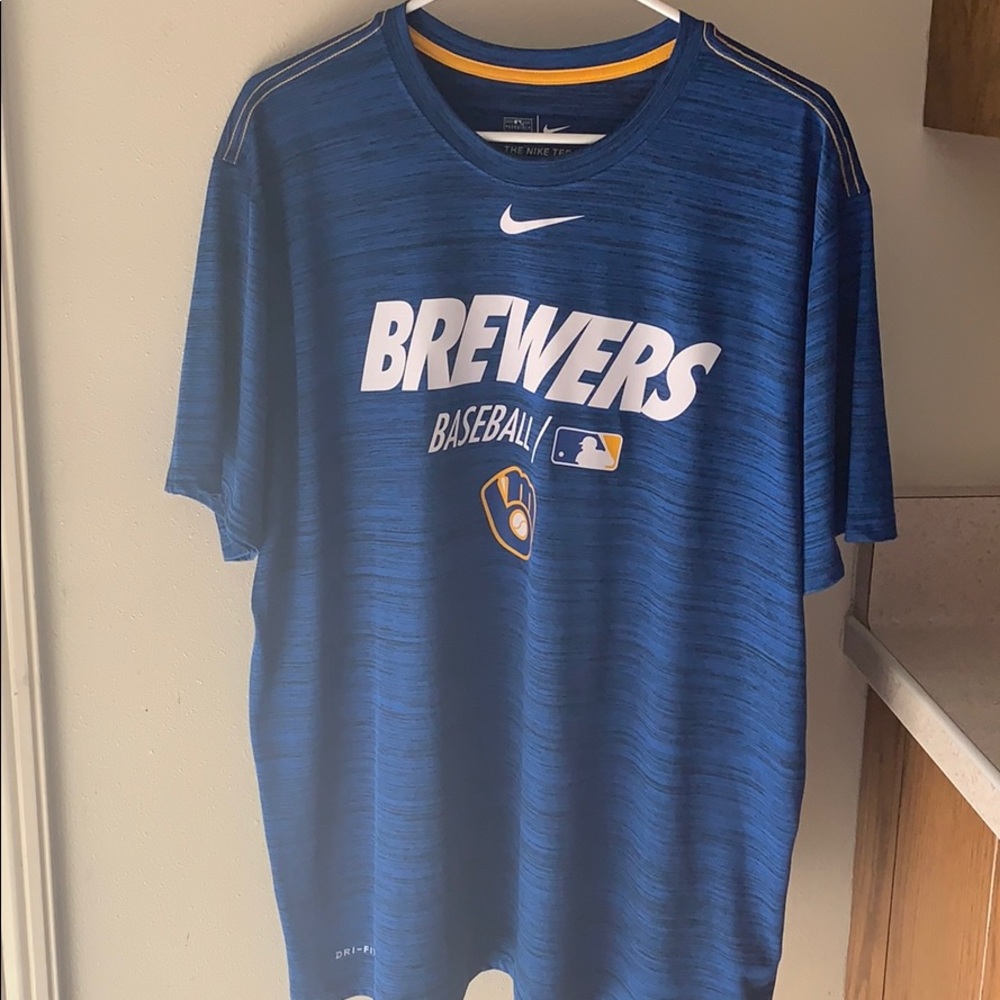 Tee shirt